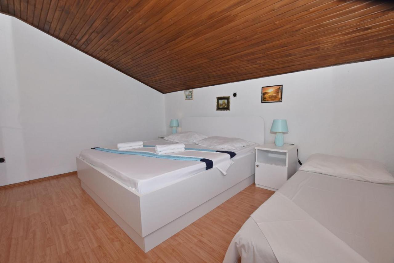Apartments Ana Omiš Exteriör bild